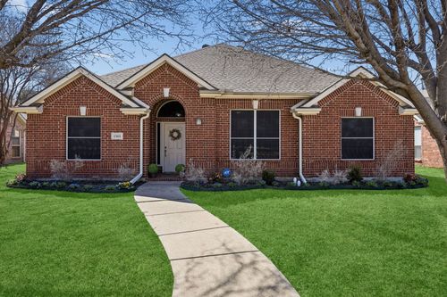 1561 Bastrop Dr, Carrollton, TX, 75010-6424 | Card Image