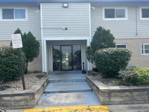 apt-150-870 E Old Willow Rd, Prospect Heights, IL, 60070-2127 | Card Image