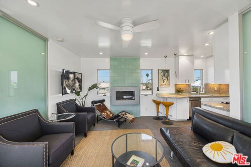 3-11 24th Ave, Venice, CA, 90291-4346 | Card Image