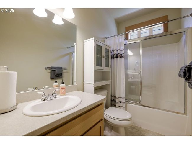 11164 Desert Sky Loop, House other with 3 bedrooms, 2 bathrooms and null parking in Redmond OR | Image 21
