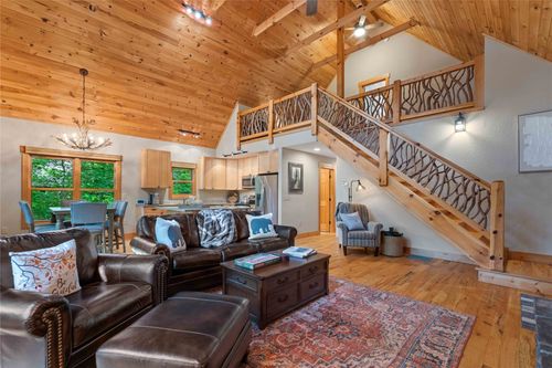 34 W Forest Way, Highlands, NC, 28741-7353 | Card Image