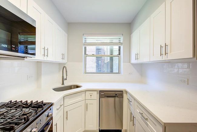 APT-303 - 68 Yellowstone Blvd, Home with 2 bedrooms, 2 bathrooms and null parking in Forest Hills NY | Image 17