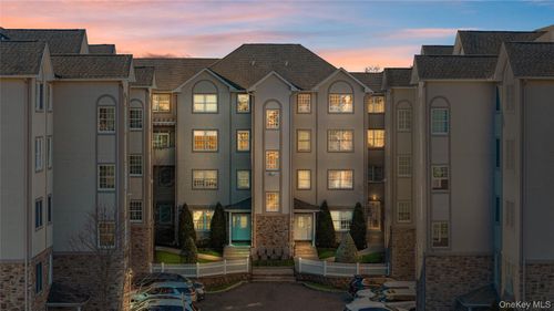 3314 Parkview Dr, Spring Valley, NY, 10977-4981 | Card Image