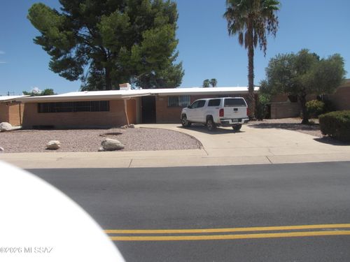 2109 S Camino Seco, Tucson, AZ, 85710-7908 | Card Image