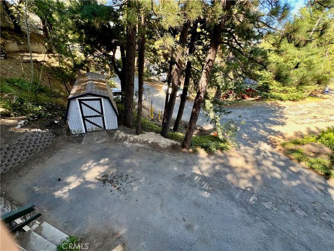 Front parking with shed. | Image 31