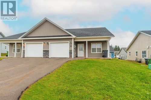 33 Aidan St, Charlottetown, PE, C1E3P9 | Card Image