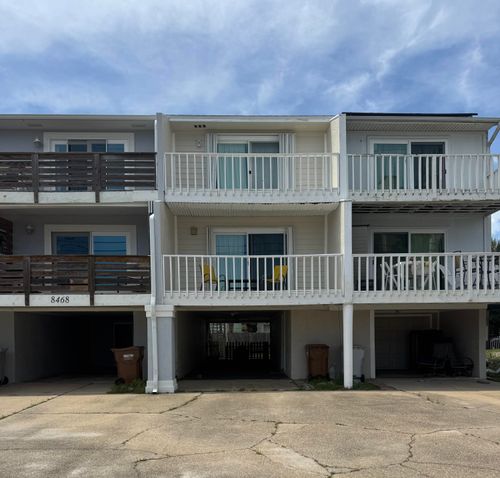 ut-4-8468 Gulf Blvd, Navarre, FL, 32566-6857 | Card Image