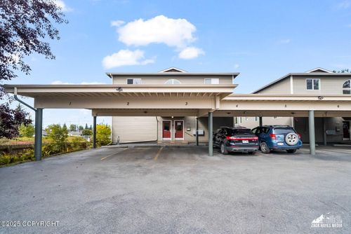 apt-4-123 E 24th Ave, Anchorage, AK, 99503-2043 | Card Image