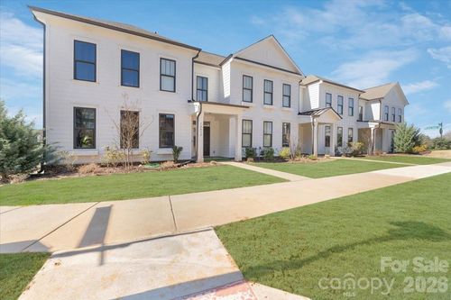 10032 Trailhead Way Nw, Huntersville, NC, 28078-0668 | Card Image