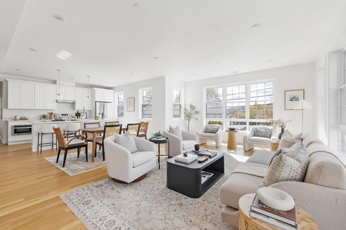 apt-104-272 Lincoln St, Marlborough, MA, 01752-2595 | Card Image