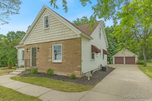 3976 Port Sheldon St, Hudsonville, MI, 49426-8920 | Card Image