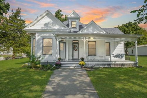 110 W Elm St, King City, MO, 64463-9565 | Card Image