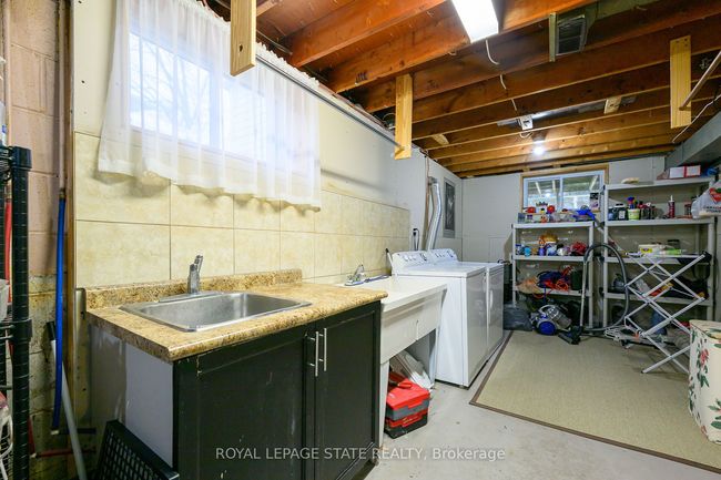 14 Joy Crt, House other with 3 bedrooms, 2 bathrooms and 4 parking in Hamilton ON | Image 31