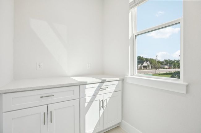 Bathroom with vanity | Image 27