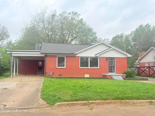 2135 Long St, Grenada, MS, 38901-5401 | Card Image