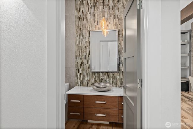 powder room | Image 31