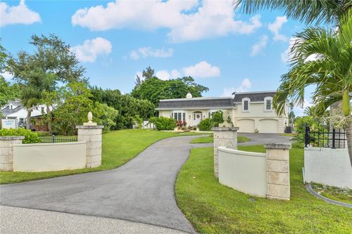 5030 18th Ave W, BRADENTON, FL, 34209-5125 | Card Image