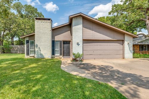3001 Glenwood Ct, Bedford, TX, 76021-3807 | Card Image