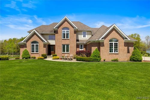 5600 William St, Lancaster, NY, 14086-9409 | Card Image