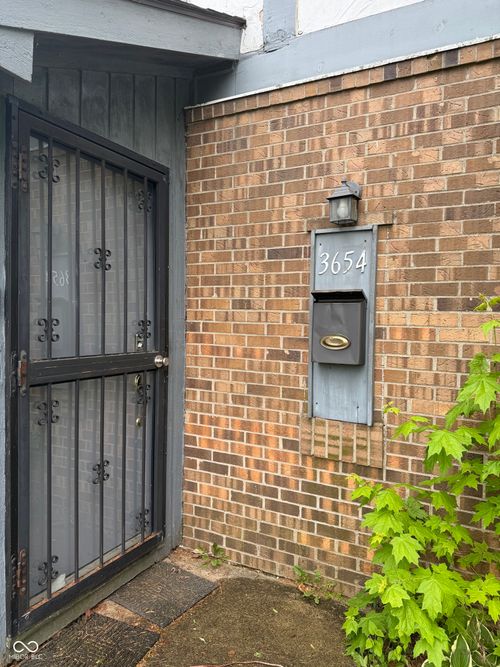 3654 Newgate Ln, Indianapolis, IN, 46235-2380 | Card Image