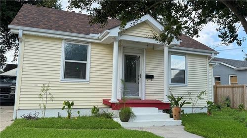 200 Claiborne Ct, Jefferson, LA, 70121-3611 | Card Image