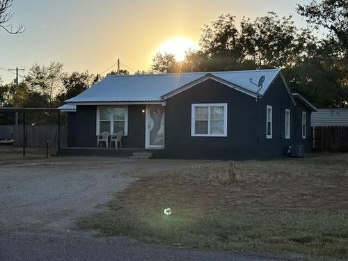 1429 Avenue L, Tahoka, TX, 79373 | Card Image