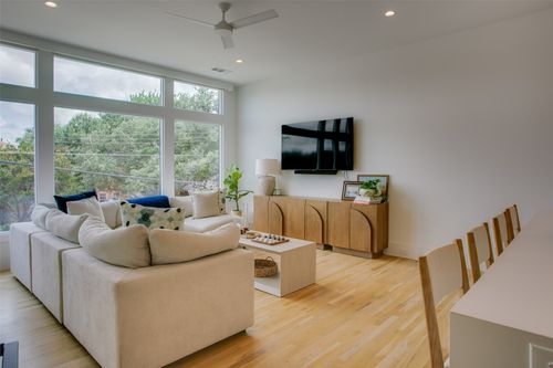 6035 Lewis St, Dallas, TX, 75206-7979 | Card Image