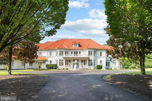 9500 Georgetown Pike, GREAT FALLS, VA, 22066-2616 | Card Image