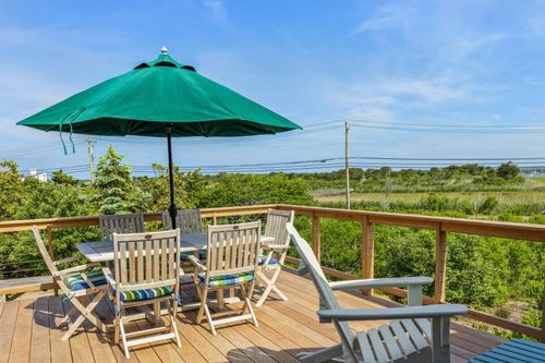 196 Dune Rd, Quogue, NY, 11959-4228 | Card Image