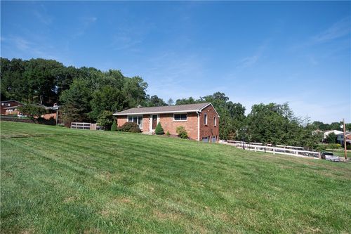 101 Shirehill Dr, Glenshaw, PA, 15116-1211 | Card Image