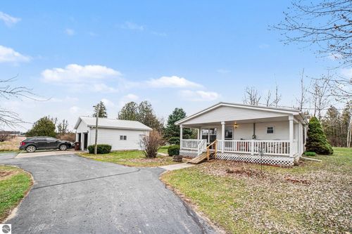 7915 S Curtis Road, Mt Pleasant, MI, 48858 | Card Image