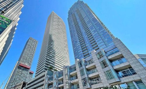 3009-2221 Yonge St, Toronto, ON, M4S0B8 | Card Image