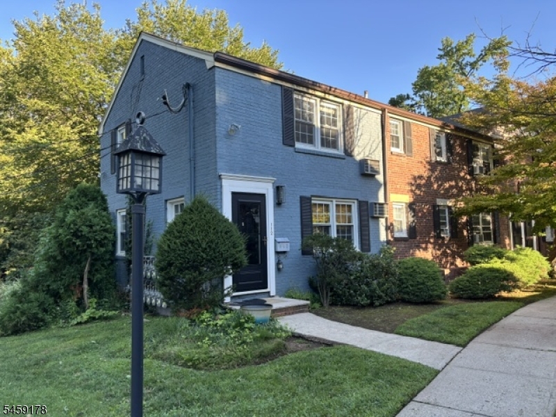 Residential Lease in Cranford Twp.