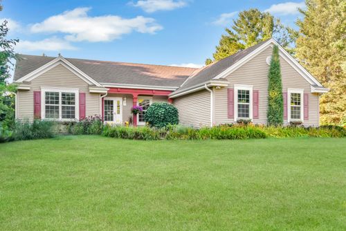 1402 Amys Pl, West Bend, WI, 53090-9203 | Card Image