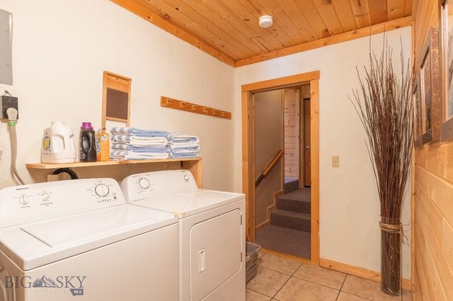 286 Mule Deer Rd, House other with 3 bedrooms, 4 bathrooms and null parking in West Yellowstone MT | Image 24
