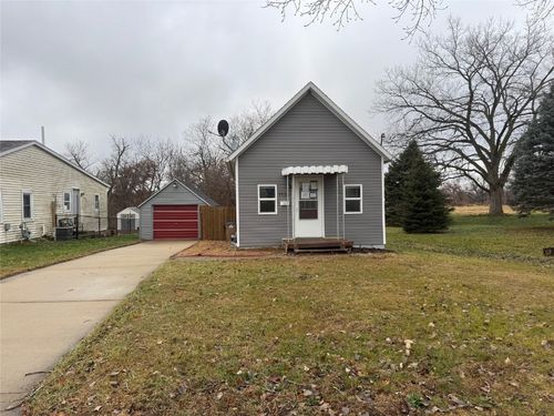 1128 1st Ave Sw, Oelwein, IA, 50662-2905 | Card Image