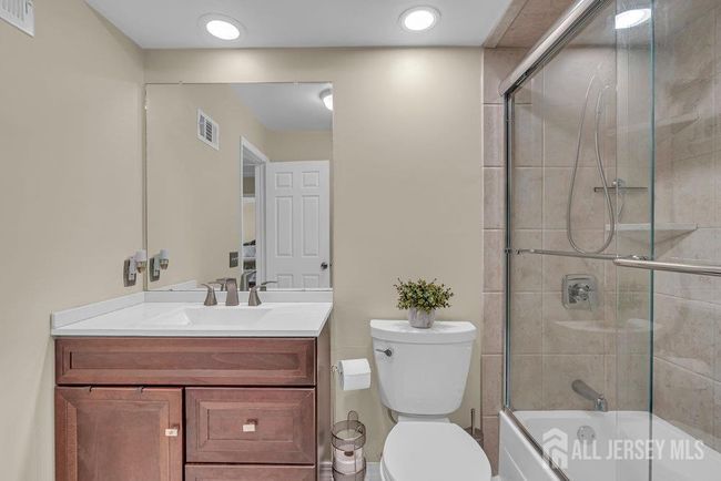 51 Sturbridge Dr, House other with 5 bedrooms, 4 bathrooms and null parking in Piscataway NJ | Image 43