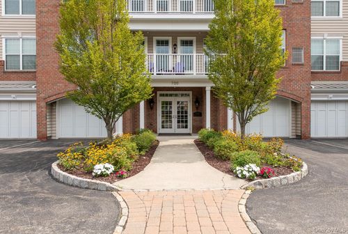 734 Regency Dr, Fishkill, NY, 12524-4941 | Card Image