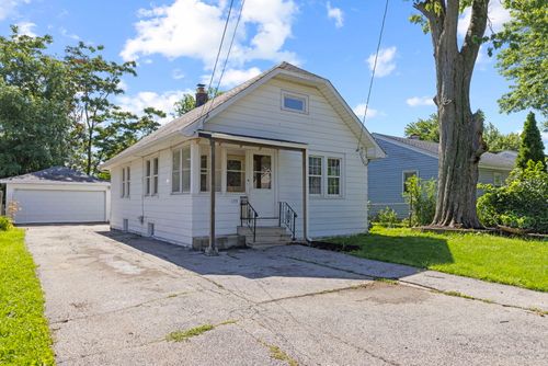 123 N Calhoun St, Aurora, IL, 60505-3909 | Card Image