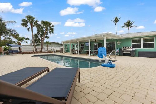 608 Malabar Ave, Hutchinson Island, FL, 34949-3565 | Card Image