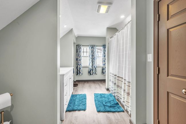 117 Vale St, House other with 3 bedrooms, 2 bathrooms and 4 parking in Worcester MA | Image 25