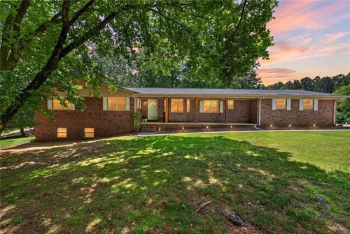 3355 Springdale Forrest Cir, Gainesville, GA, 30506-4212 | Card Image
