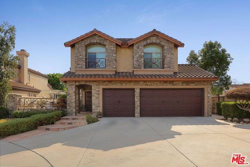 1786 Blossom Ct, Newbury Park, CA, 91320-5908 | Card Image
