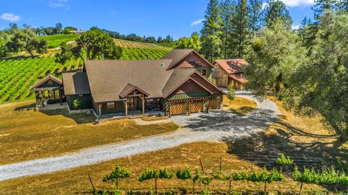 7330 Perry Creek Rd, Somerset, CA, 95684-9207 | Card Image