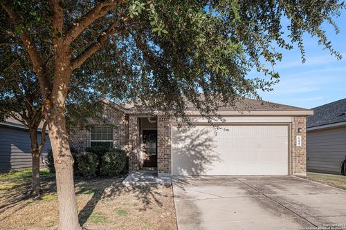 144 Field Rdg, New Braunfels, TX, 78130-4952 | Card Image