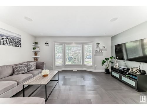 12603 161 Ave Nw, Edmonton, AB, T5X4W7 | Card Image