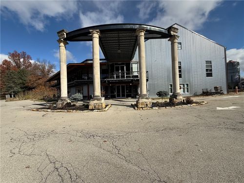 ste-g-3-3009 Wilmington Rd, New Castle, PA, 16105-1238 | Card Image