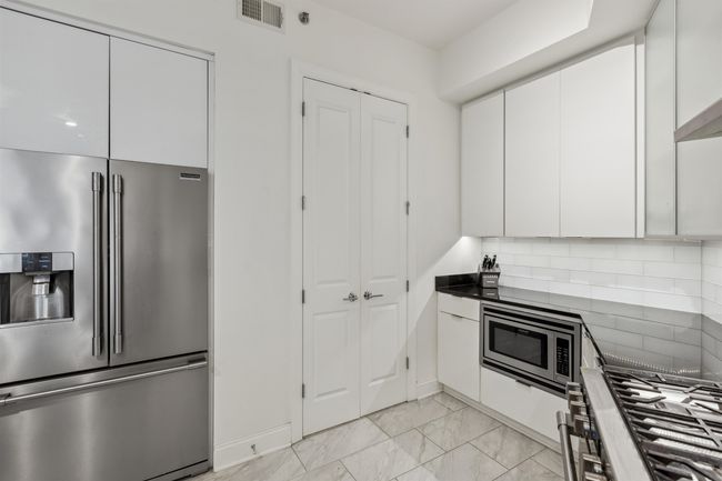 APT-1403 - 717 S Riverside Dr, Condo with 2 bedrooms, 2 bathrooms and null parking in Memphis TN | Image 13