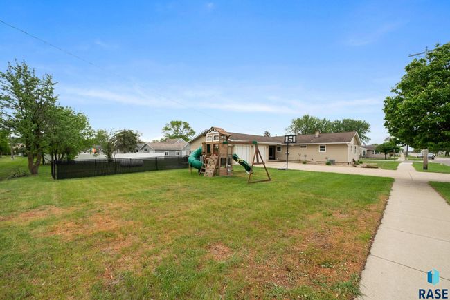 350 W Maple St, House other with 3 bedrooms, 2 bathrooms and null parking in Edgerton MN | Image 31