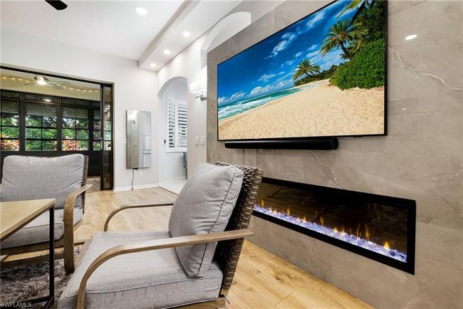 12802 Maiden Cane Ln, Condo with 3 bedrooms, 2 bathrooms and 2 parking in BONITA SPRINGS FL | Image 4